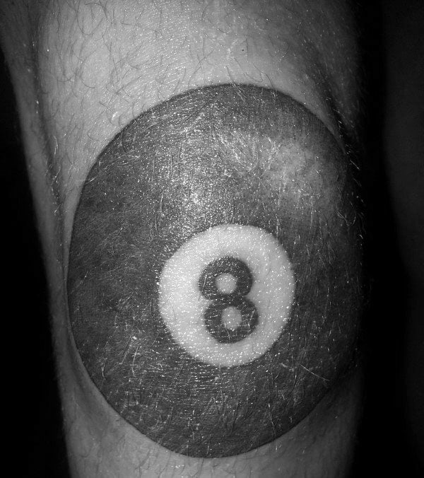 tatuaje bola billar numero 8 15