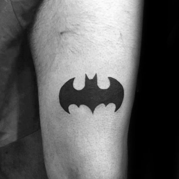 tatuaje batman para hombre 34