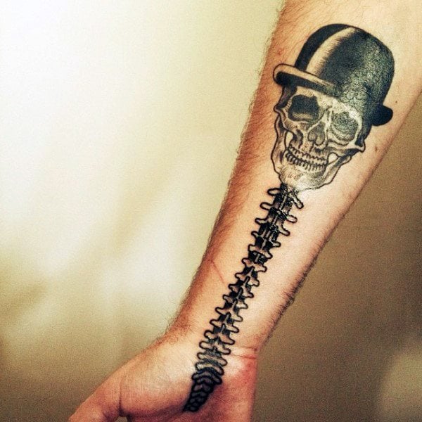 tatuaje columna vertebral para hombre 62