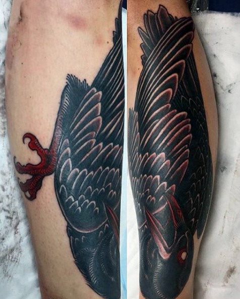 tatuaje cuervo negro para hombre 13