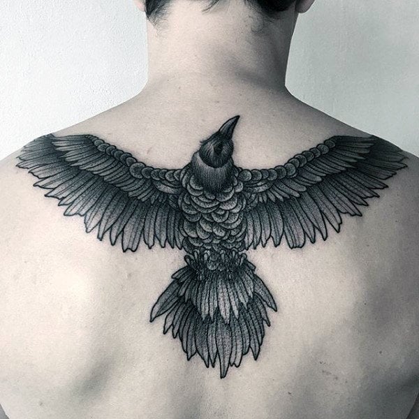tatuaje cuervo negro para hombre 34