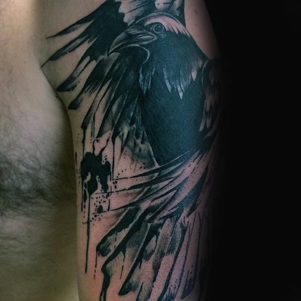 tatuaje cuervo para hombre 01