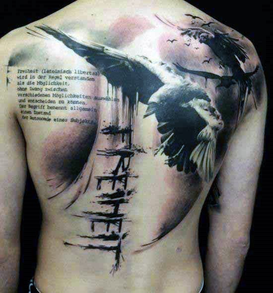 tatuaje cuervo para hombre 22