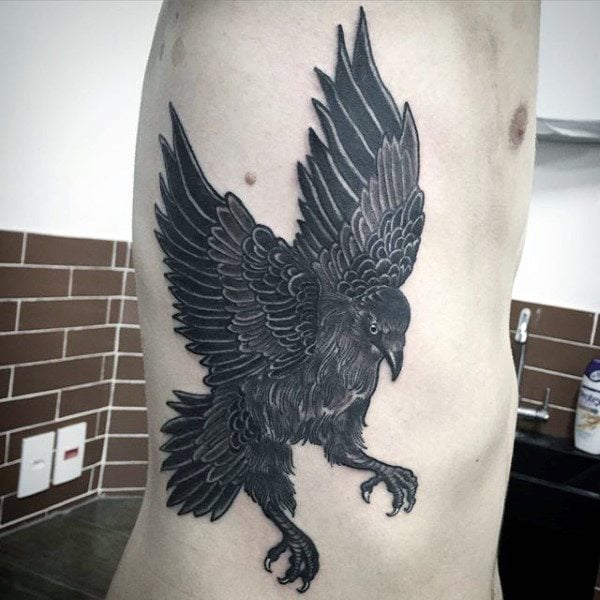 tatuaje cuervo para hombre 64