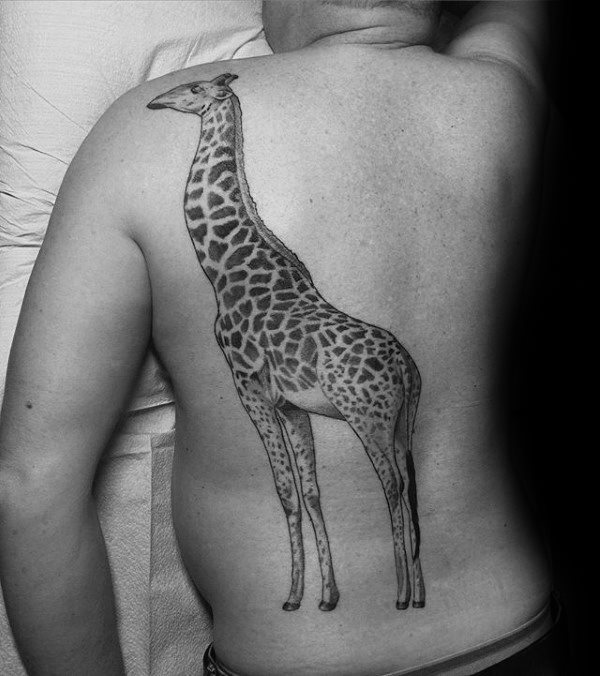 tatuaje jirafa para hombre 24