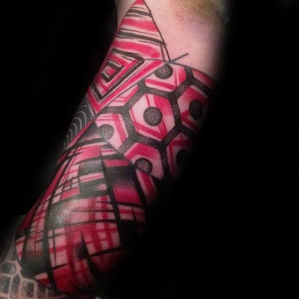 tatuaje rojo y negro para hombre 24