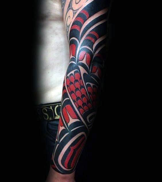 tatuaje rojo y negro para hombre 39