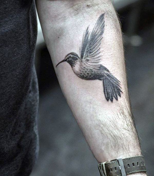 150 Tatuajes de colibrí (Con su significado)