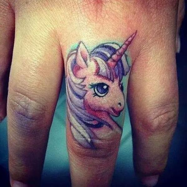 tatuaje unicornio 222