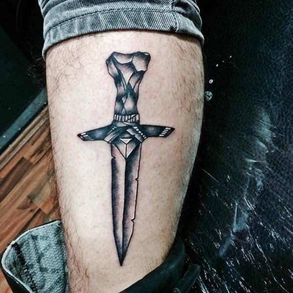 tatuaje espada 47