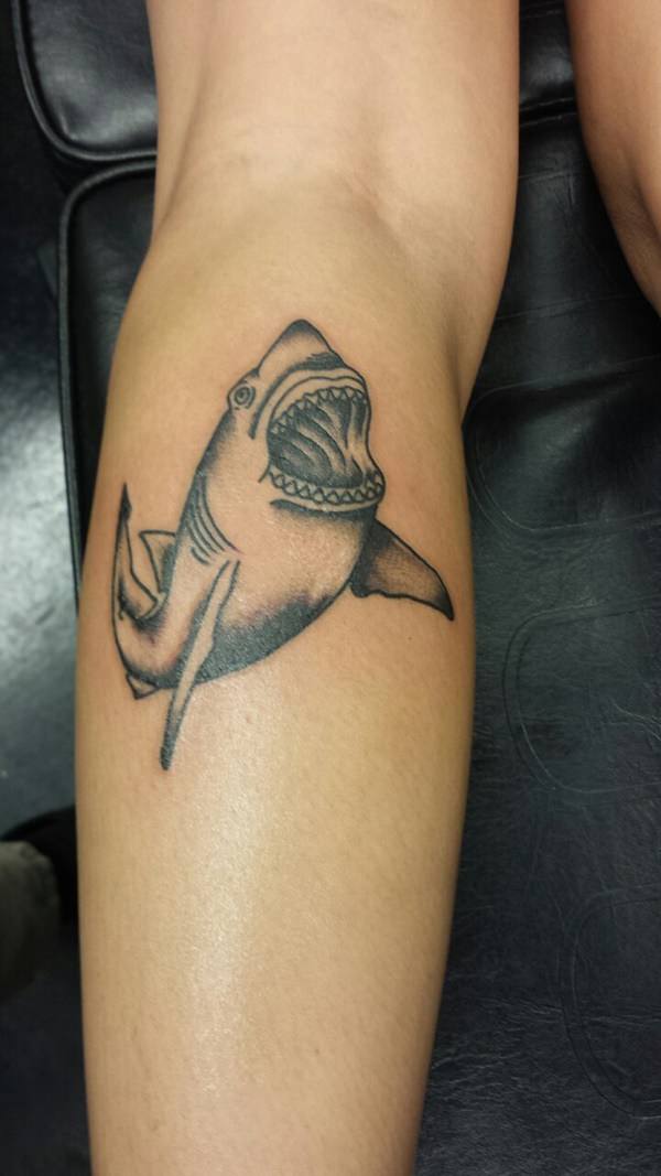 tatuaje tiburon 08