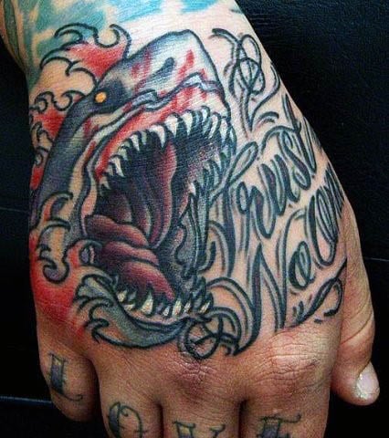 tatuaje tiburon 146