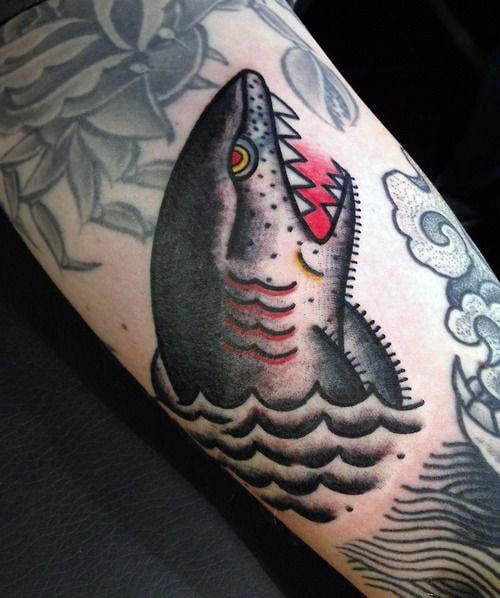 tatuaje tiburon 245