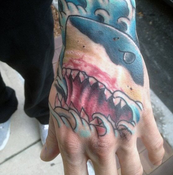 tatuaje tiburon 272