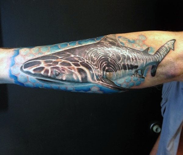 tatuaje tiburon 302