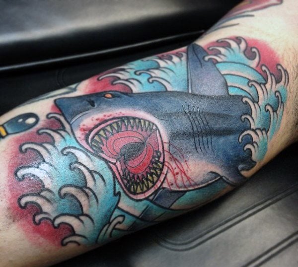 tatuaje tiburon 395