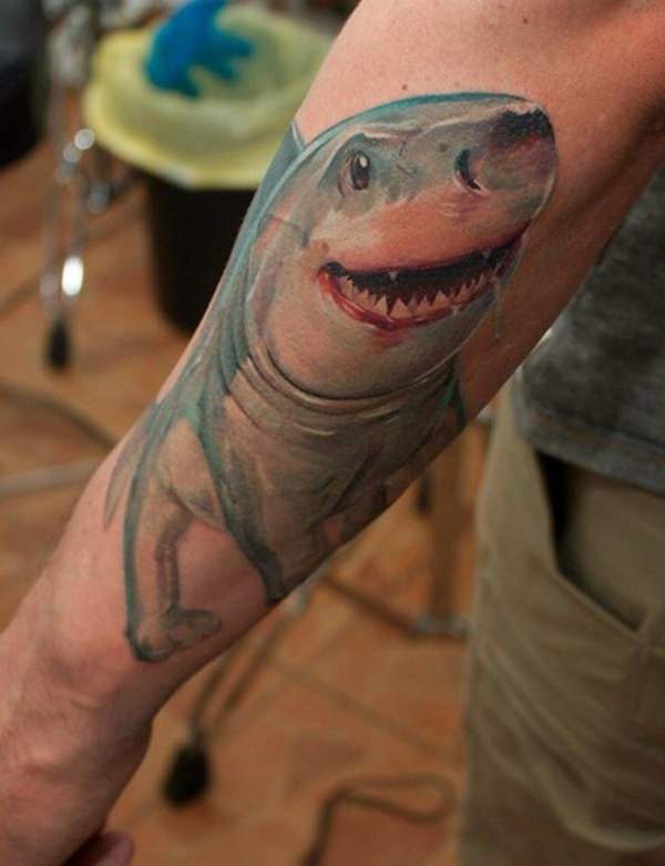 tatuaje tiburon 56