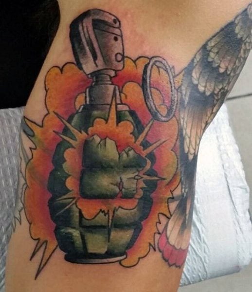 tatuaje granada 71