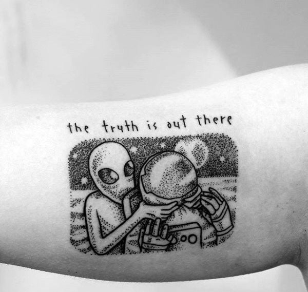 tatuaje alien 109