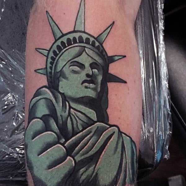 tatuaje estatua de la libertad 19
