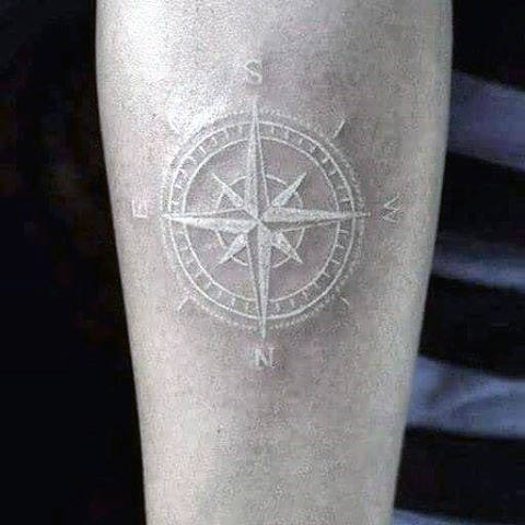 tatuaje tinta blanca 161