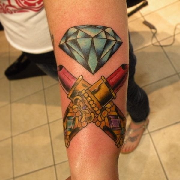 tatuaje diamante 137