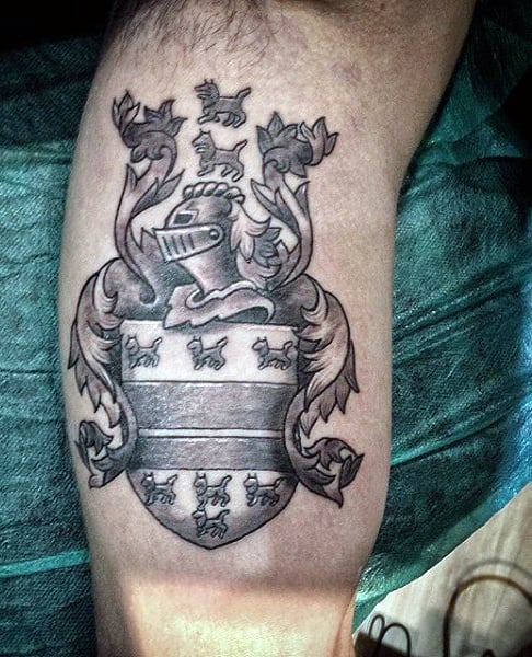 tatuaje escudo familia heraldico 36