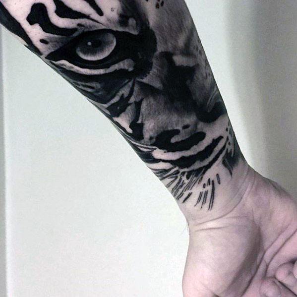 tatuaje ojos de tigre 67