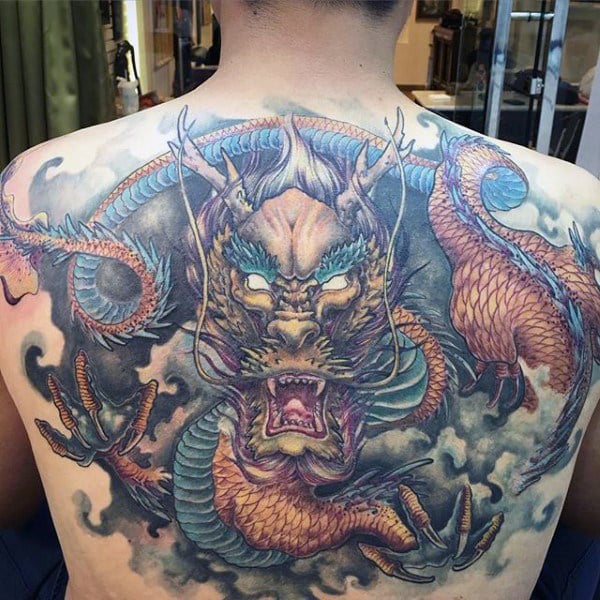 tatuaje dragon en espalda 18
