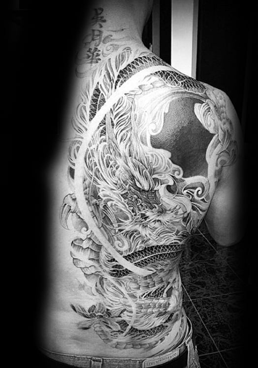 tatuaje dragon en espalda 46