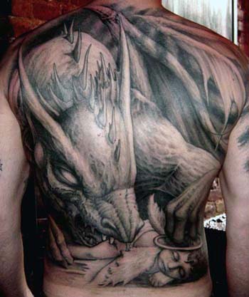 tatuaje dragon en espalda 98
