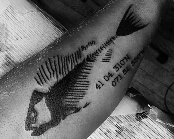 tatuaje esqueleto espina pescado 28