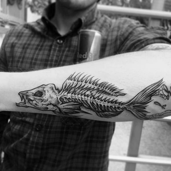 tatuaje esqueleto espina pescado 36