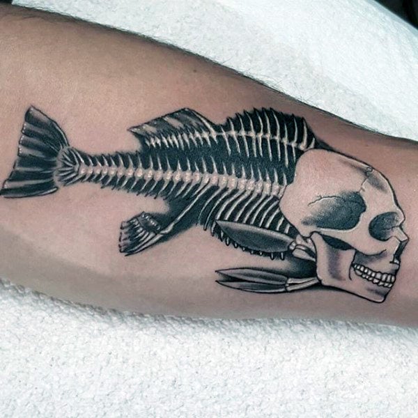 tatuaje esqueleto espina pescado 62