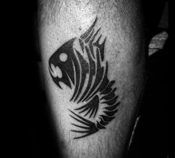 tatuaje esqueleto espina pescado 66