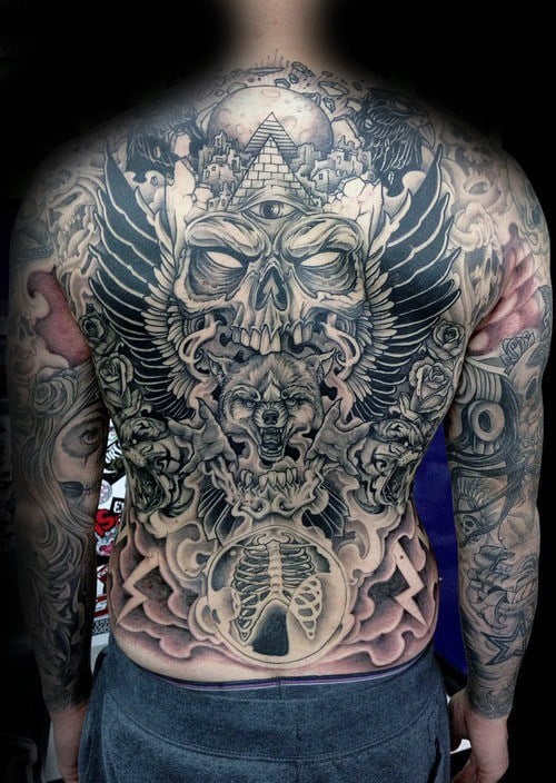 tatuaje lobo en espalda 19