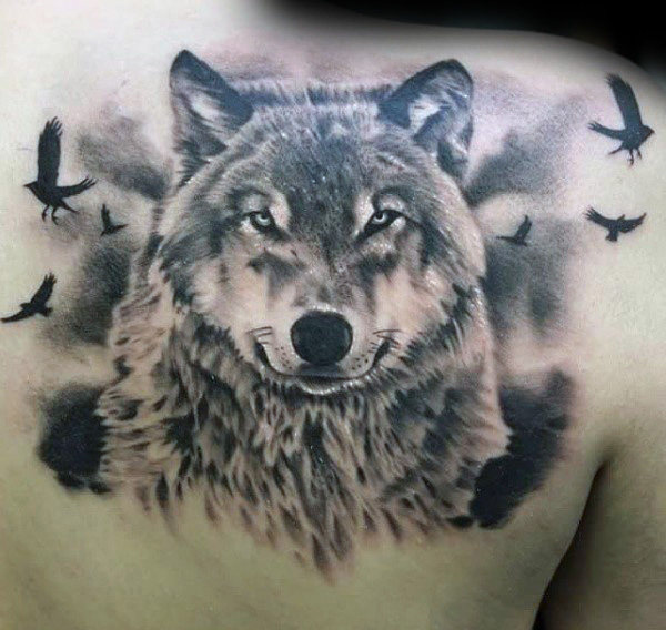 tatuaje lobo en espalda 21