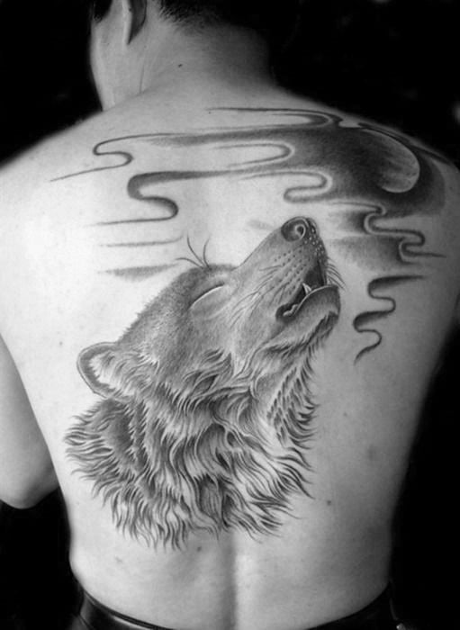 tatuaje lobo en espalda 41