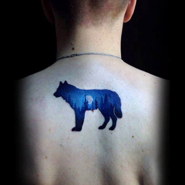 tatuaje lobo en espalda 63