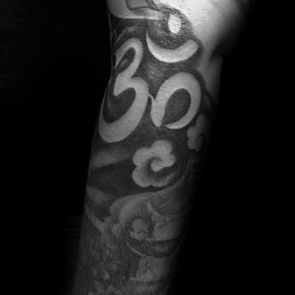 tatuaje simbolo om 126