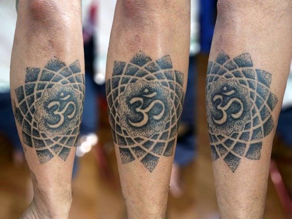 tatuaje simbolo om 168