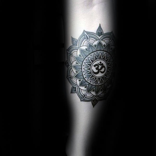 tatuaje simbolo om 63