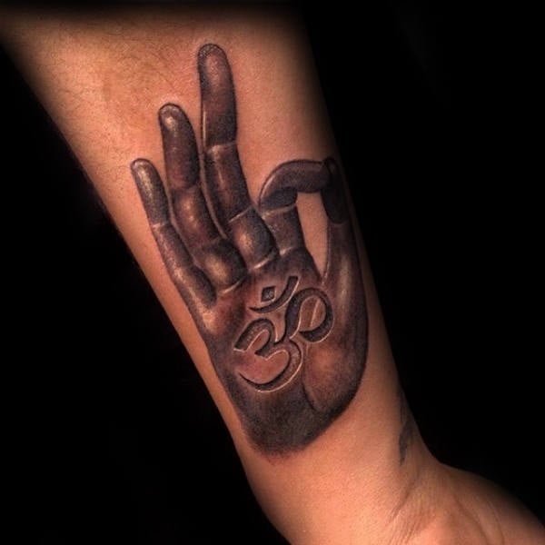 tatuaje simbolo om 99
