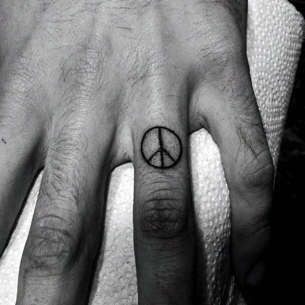 tatuaje simbolo paz 30