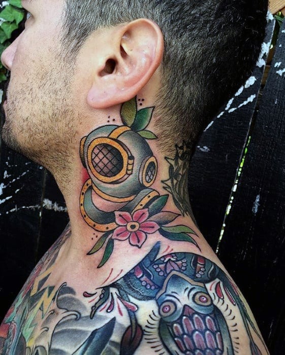 tatuaje escafandra casco buceo 89