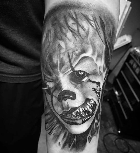 tatuaje pelicula terror 81