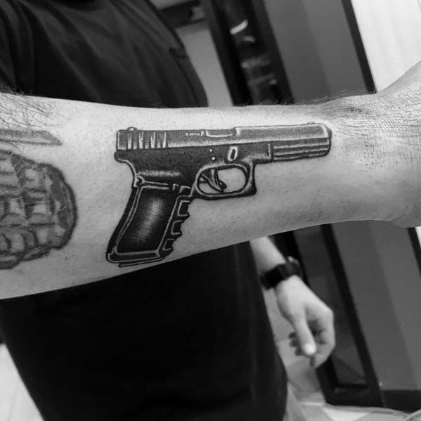 tatuaje pistola glock 31