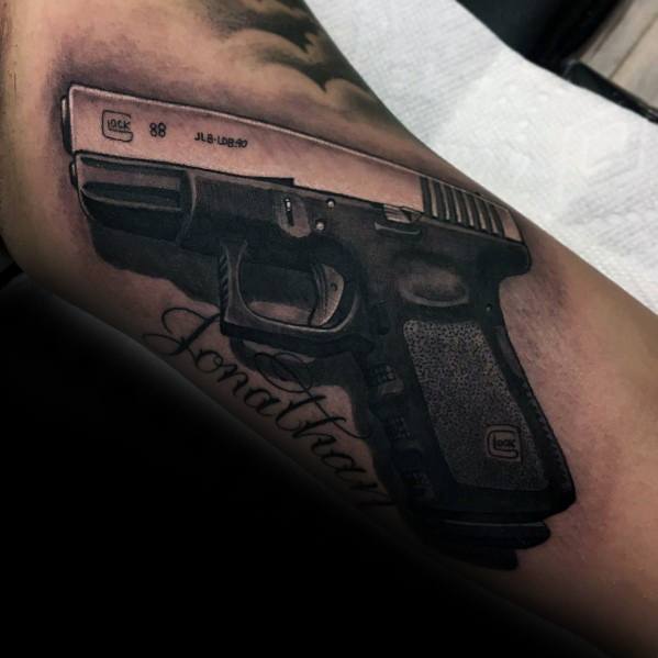 tatuaje pistola glock 45