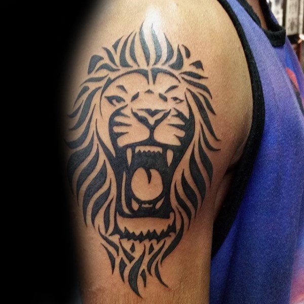 tatuaje leon estilo tribal 41