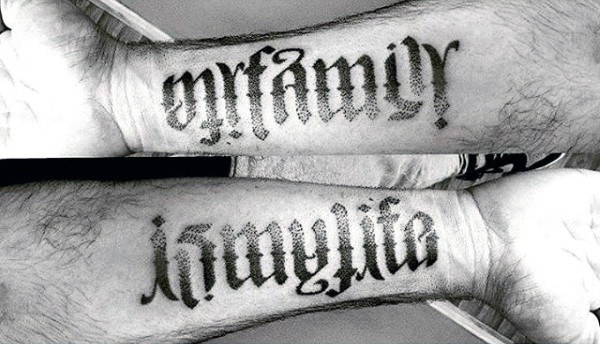 tatuaje palabra ambigrama 63